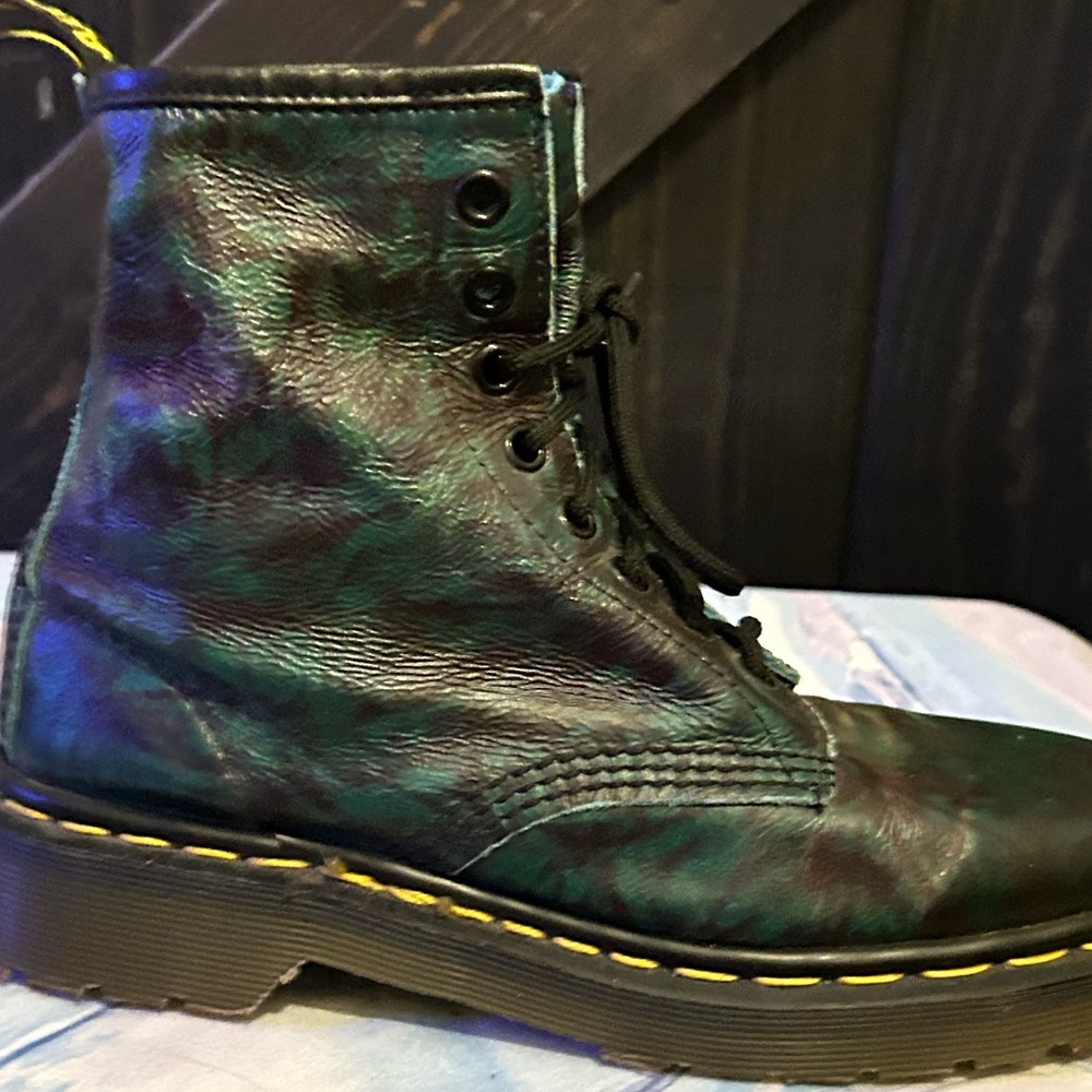 Dr. Martens 1460 Oil Slick Iridescent Boots – UK 5 / W8